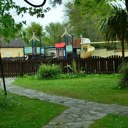 15 Trevithick Court, Tolroy Manor Holiday home