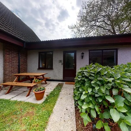 15 Trevithick Court, Tolroy Manor Holiday home *